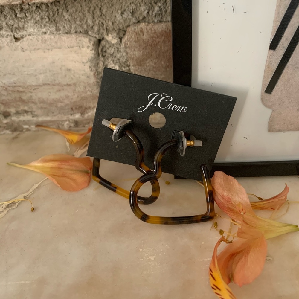 NWT J Crew tortoise heart hoop earrings